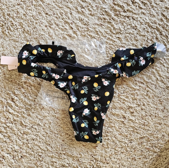 NWT! Victora's Secret Black w/ floral & Lemons Ruffle Brazilian Bikin- XS - Picture 4 of 4